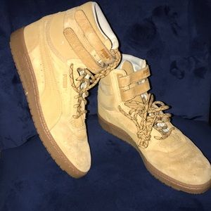 Puma Shoes - Tan High Top Suede Pumas.👟 Puma Shoes - Tan High Top Suede Pumas.👟